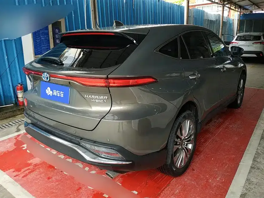 Toyota Harrier — фото 4