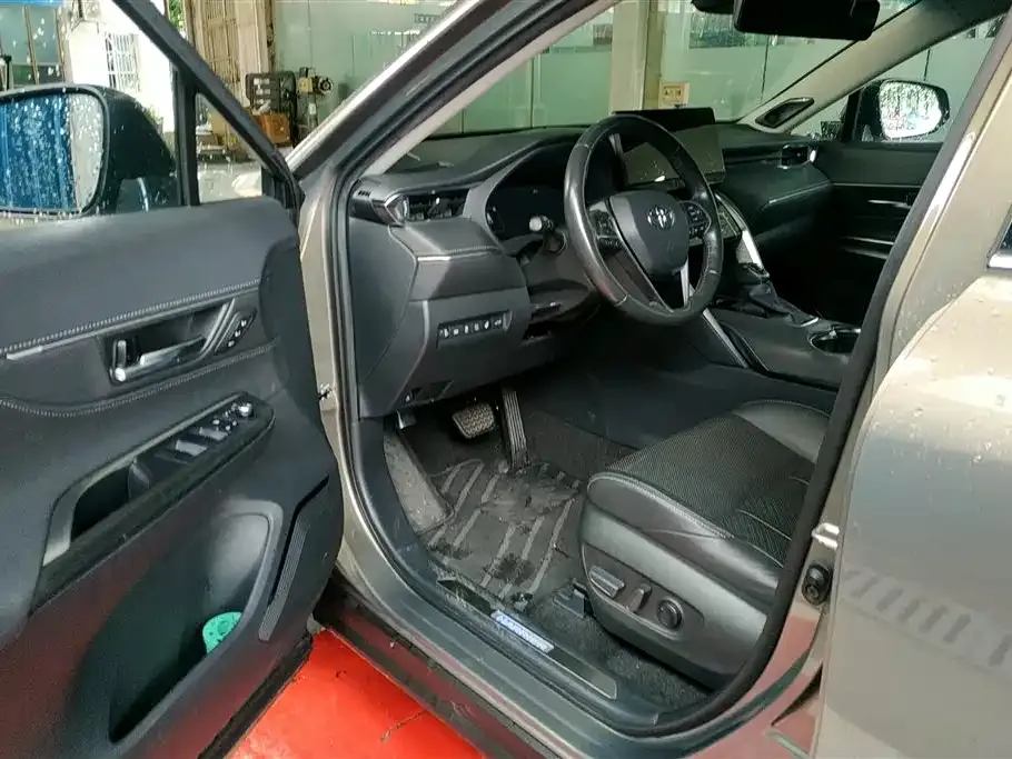 Toyota Harrier — фото 9