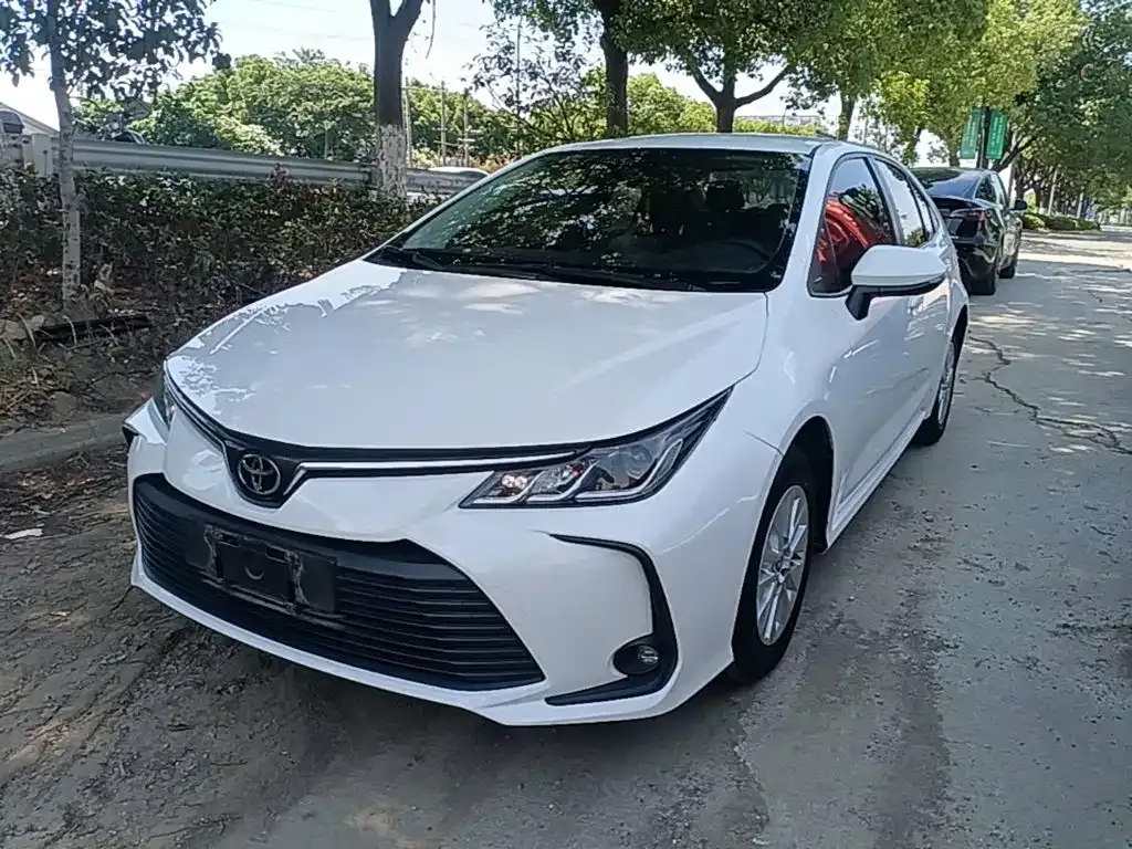 Toyota Corolla — фото 4