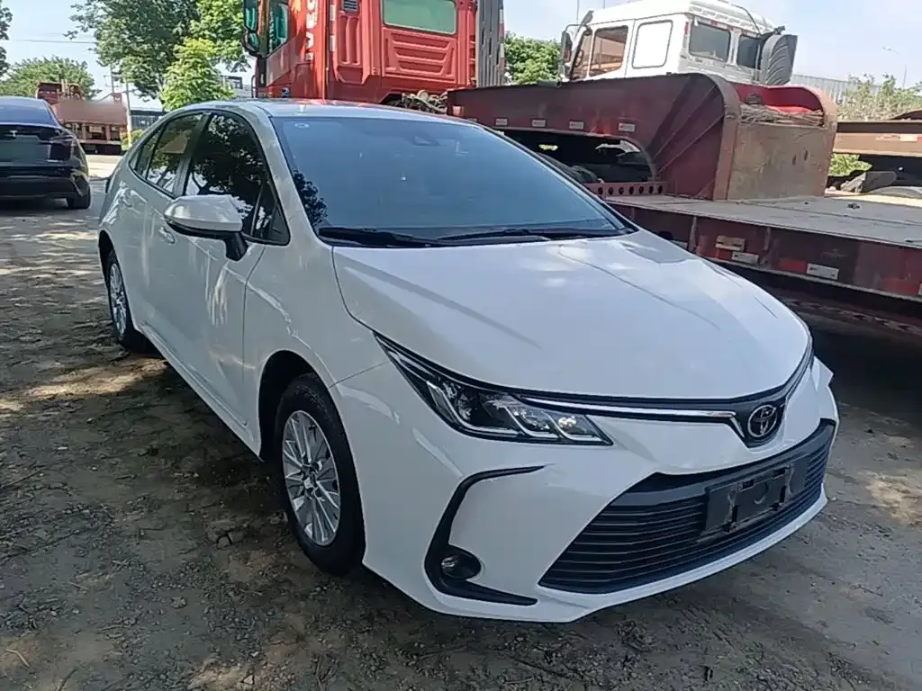 Toyota Corolla — фото 5