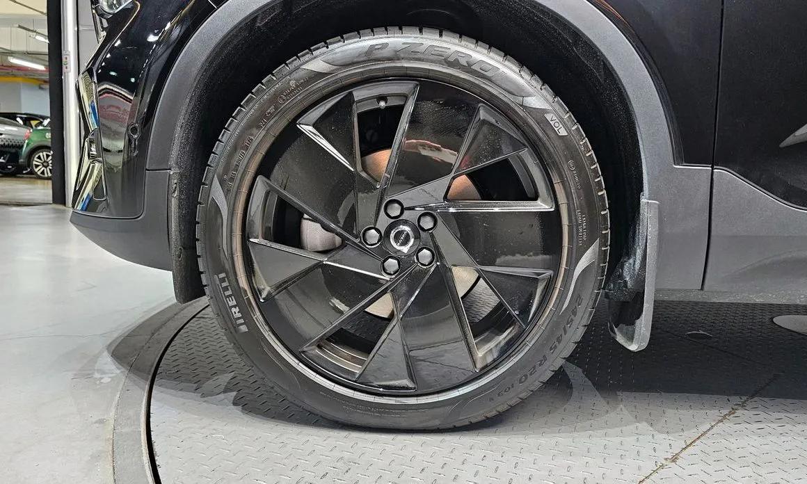 Volvo XC40 2025 из KR, фото 10