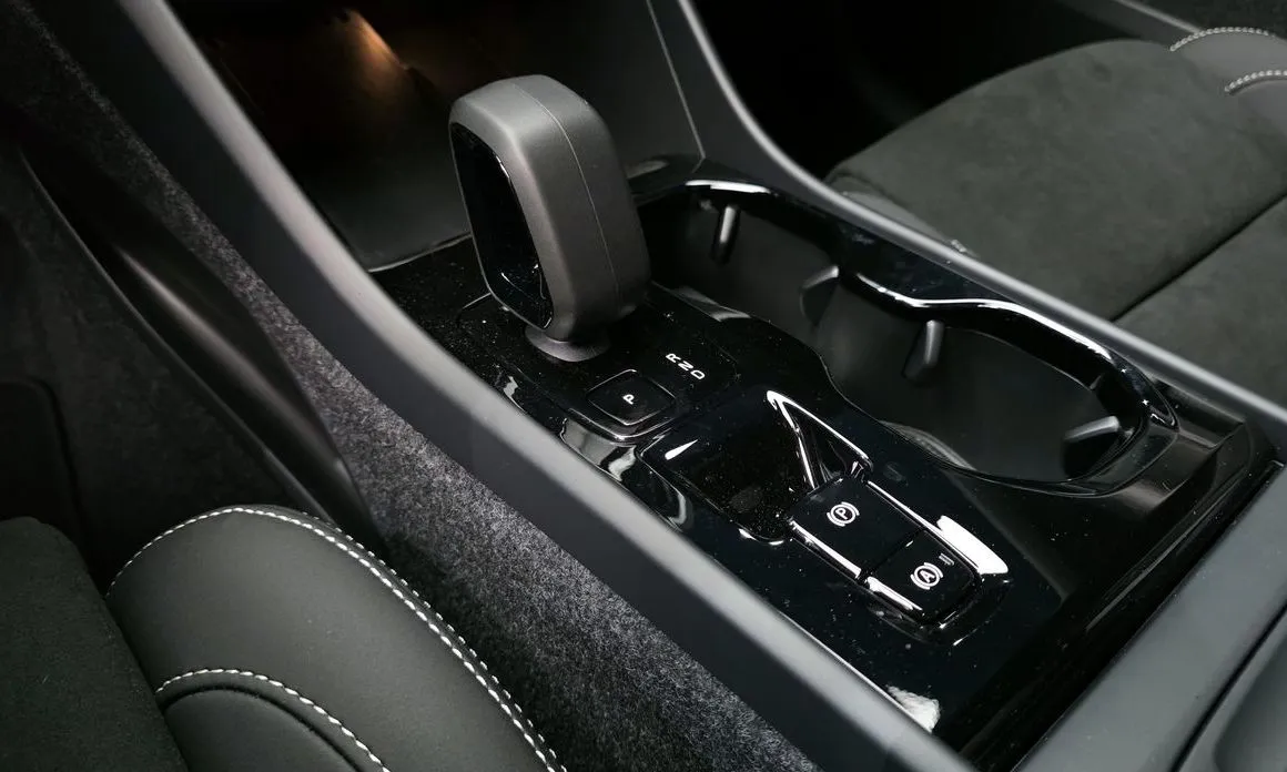 Volvo XC40 2025 из KR, фото 2