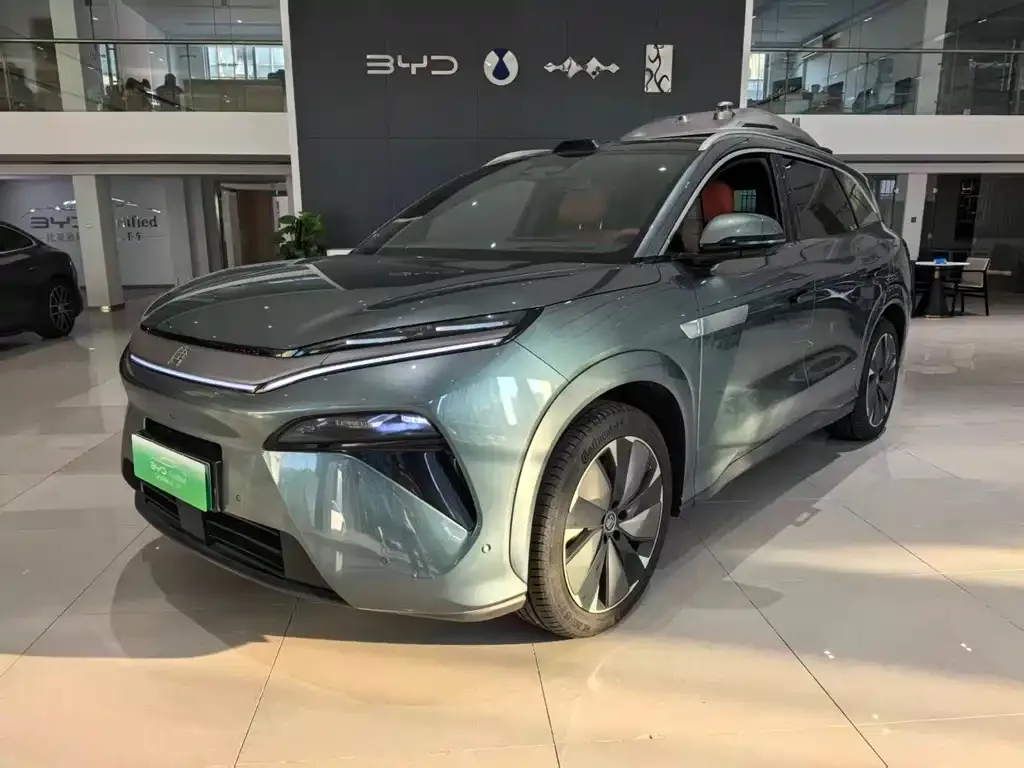 BYD Tang L