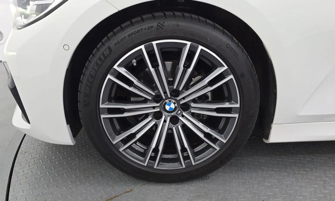 BMW 3-Series 2022 из KR, фото 8