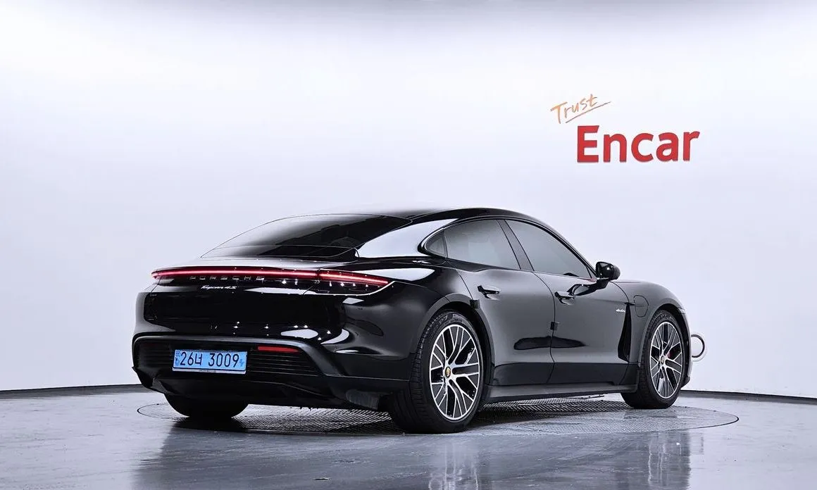 Porsche Taycan 2022 из KR, фото 8