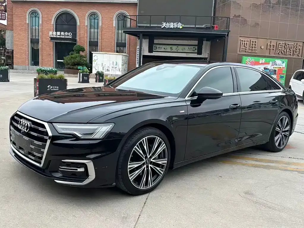 Audi A6L — фото 1