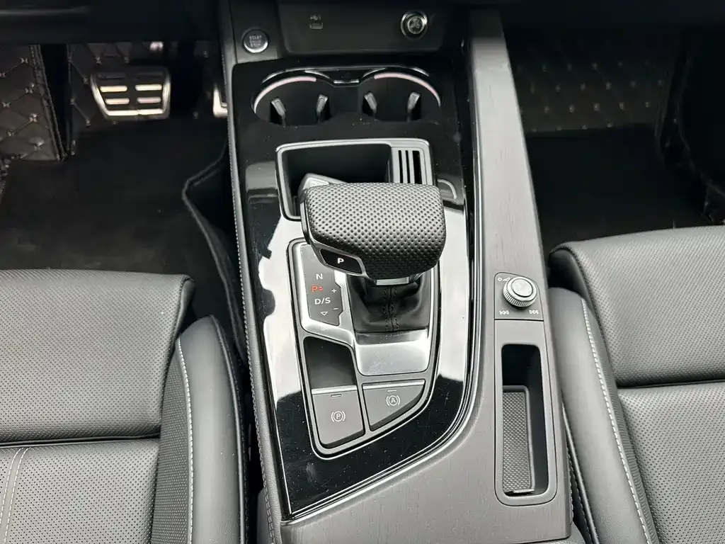 Audi A4L 2025 из CN, фото 10