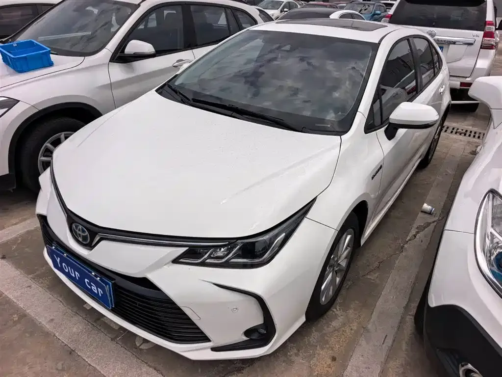 Toyota Corolla — фото 1