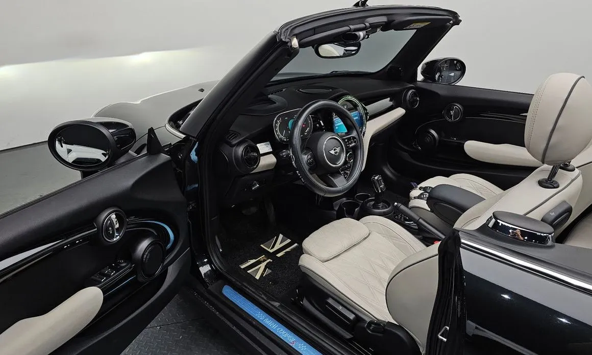 Mini Cooper Convertible 2023 из KR, фото 10