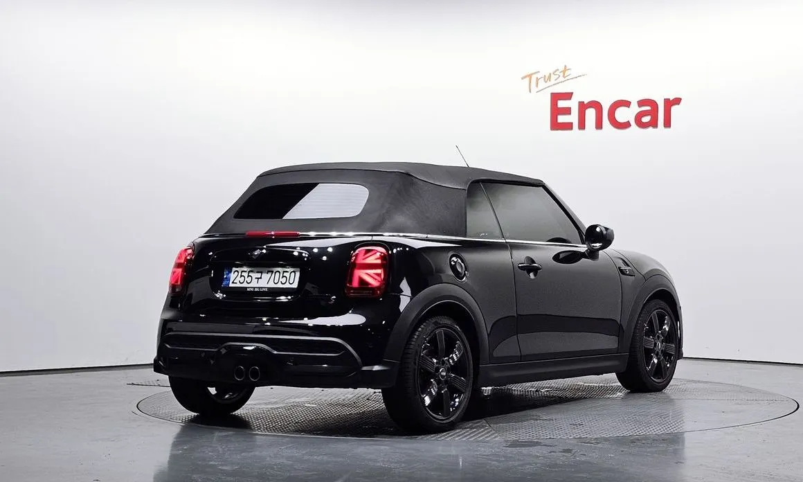Mini Cooper Convertible 2023 из KR, фото 3