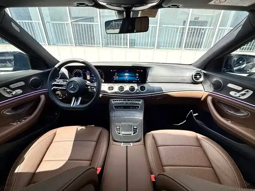 Mercedes-Benz E-Class — фото 9