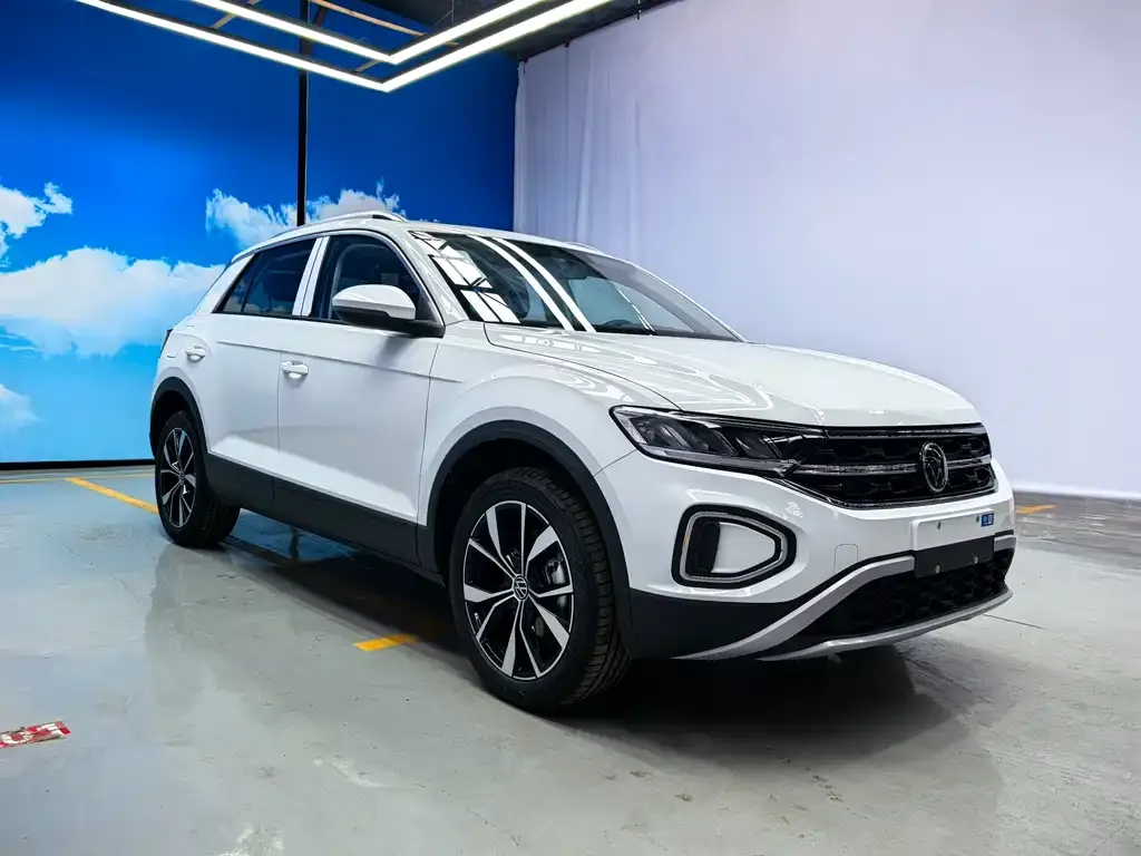 Volkswagen T-Roc — фото 1