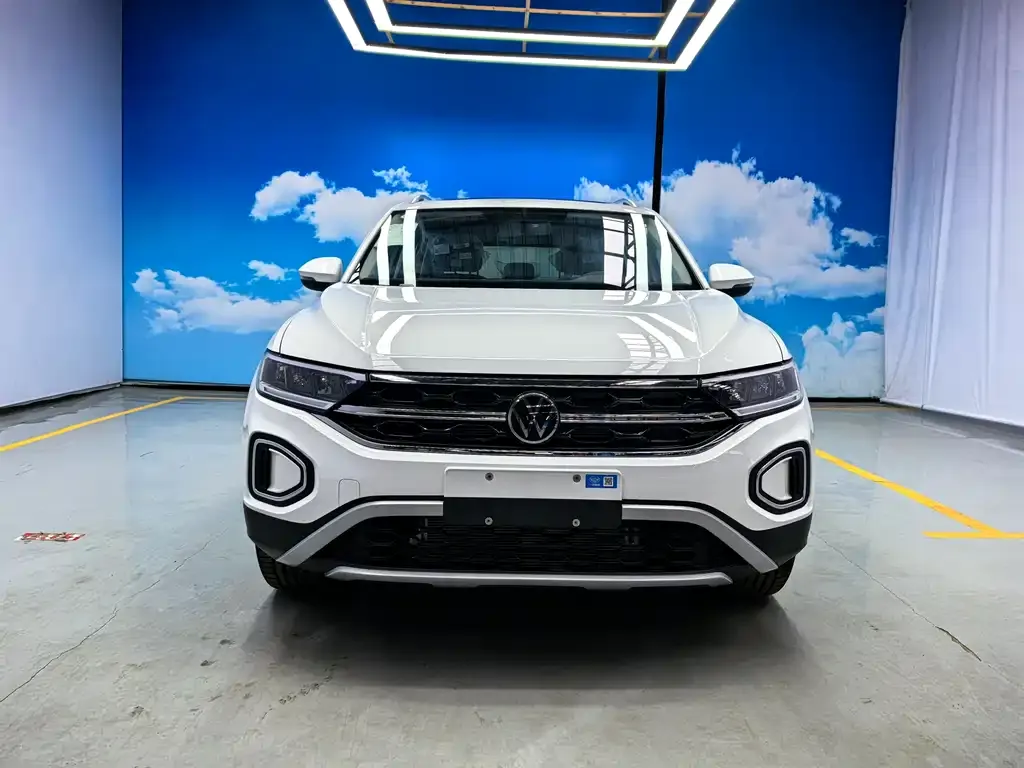Volkswagen T-Roc — фото 7
