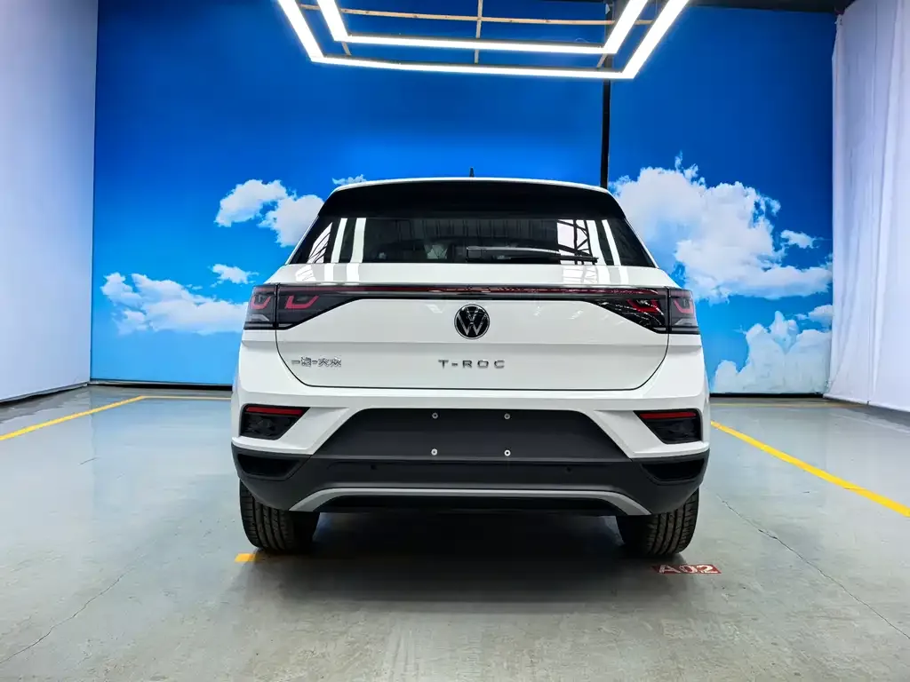 Volkswagen T-Roc — фото 8