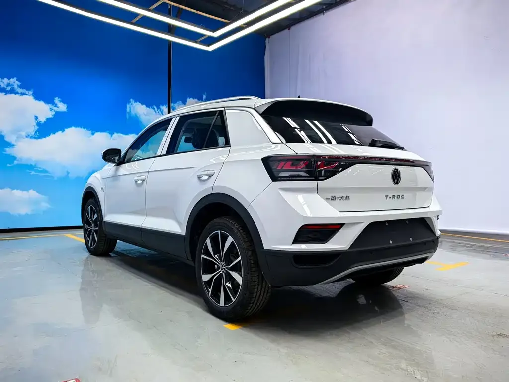 Volkswagen T-Roc — фото 5