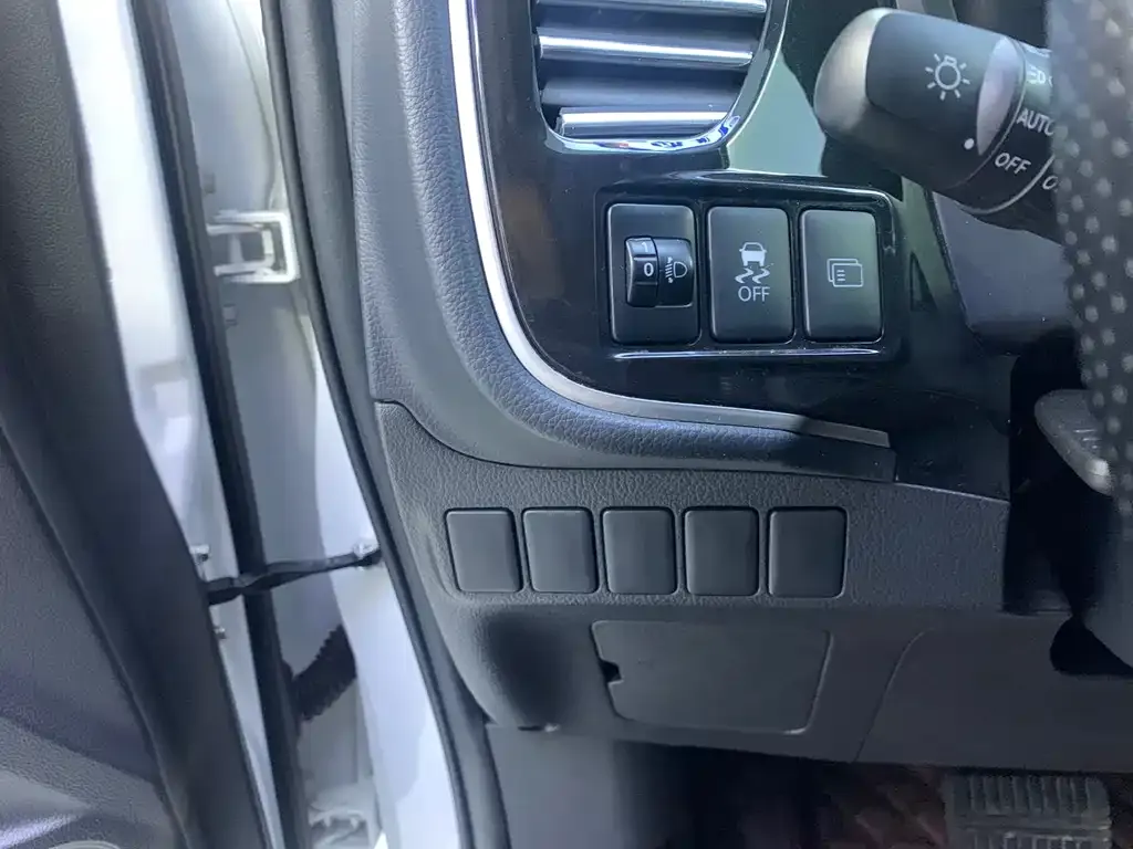 Mitsubishi Outlander — фото 4
