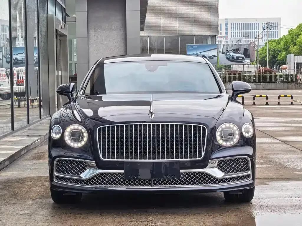 Bentley Flying Spur PHEV 2022 из CN, фото 6