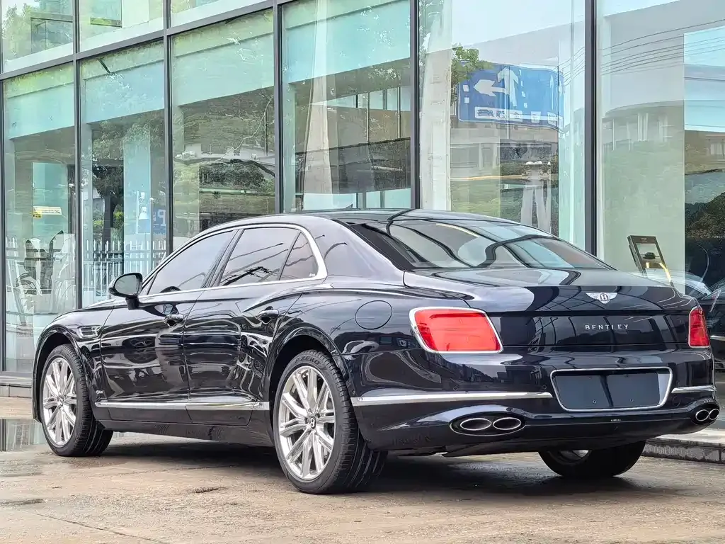Bentley Flying Spur PHEV 2022 из CN, фото 7