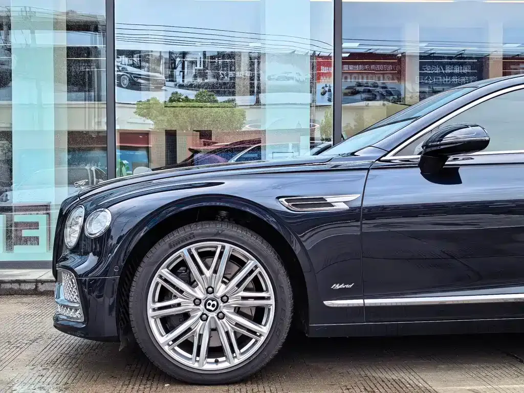 Bentley Flying Spur PHEV 2022 из CN, фото 10