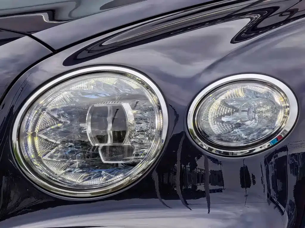 Bentley Flying Spur PHEV 2022 из CN, фото 4