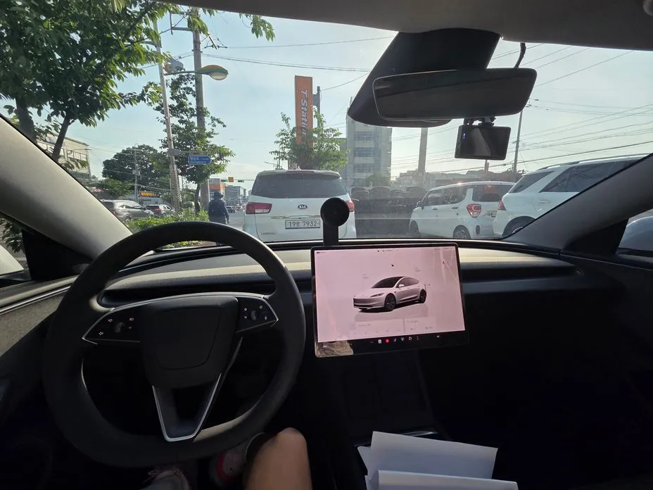 Tesla Model 3 2025 из KR, фото 4