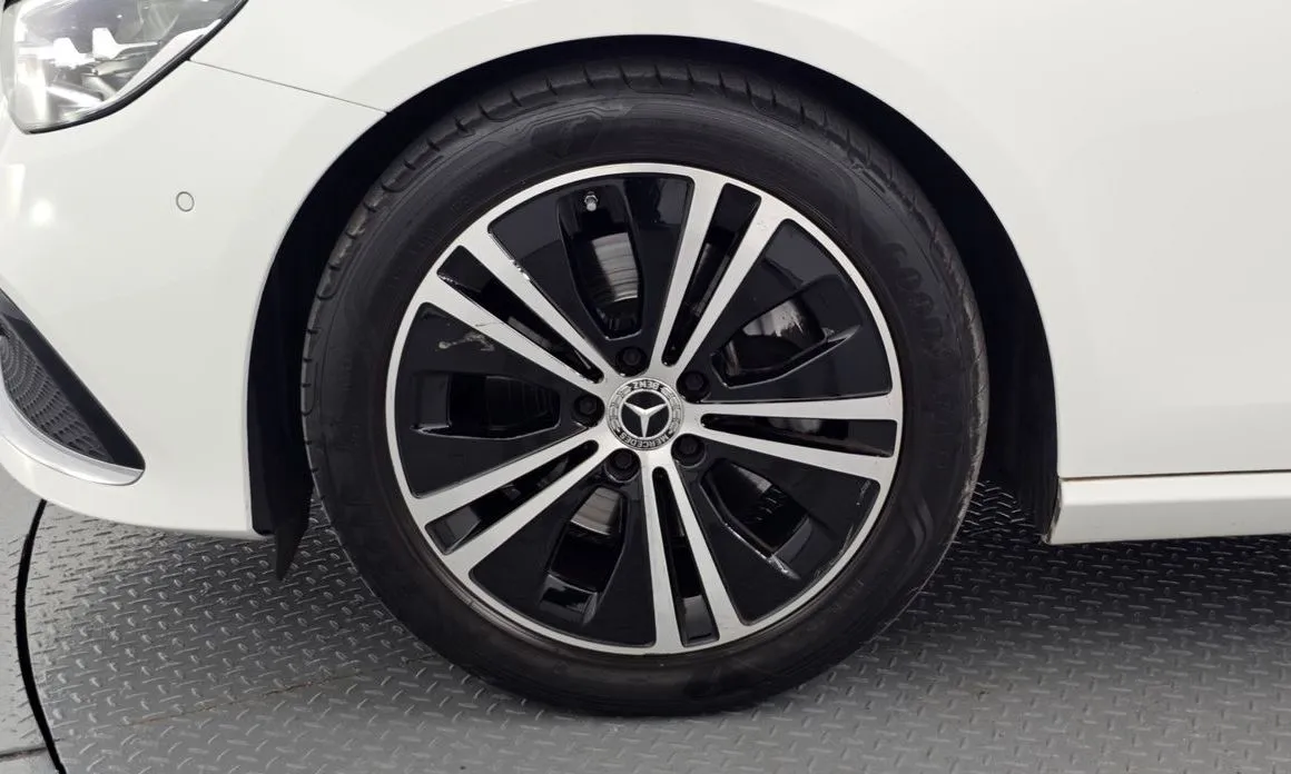 Mercedes-Benz E-Class 2021 из KR, фото 3