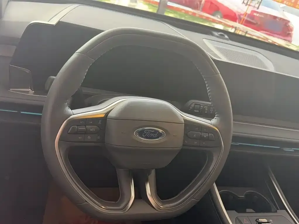 Ford Edge — фото 9