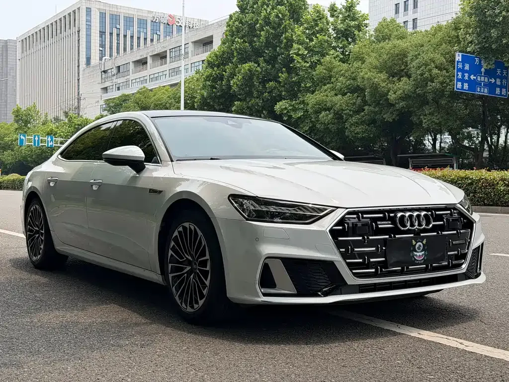 Audi A7L — фото 8