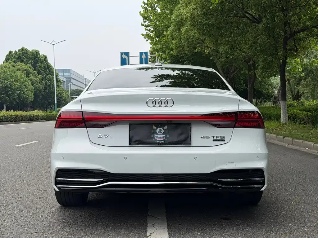 Audi A7L — фото 7