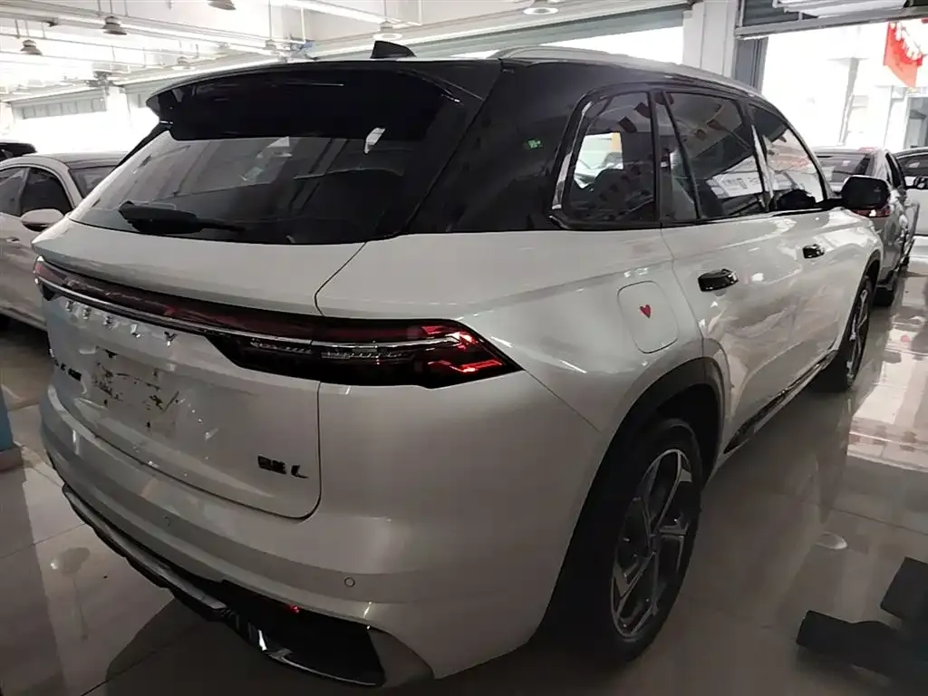 Geely Xingyue L — фото 8
