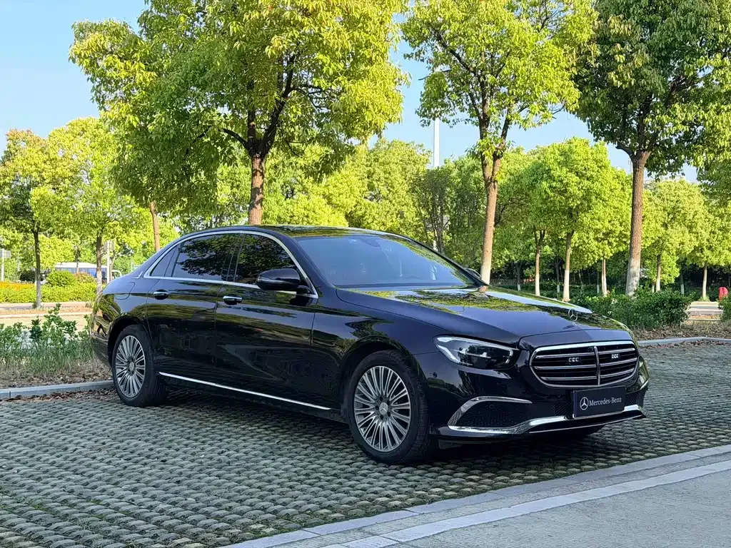 Mercedes-Benz E-Class — фото 8