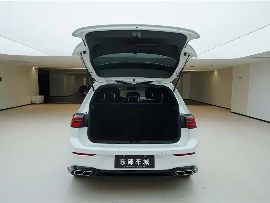Volkswagen Golf 2021 из CN, фото 2