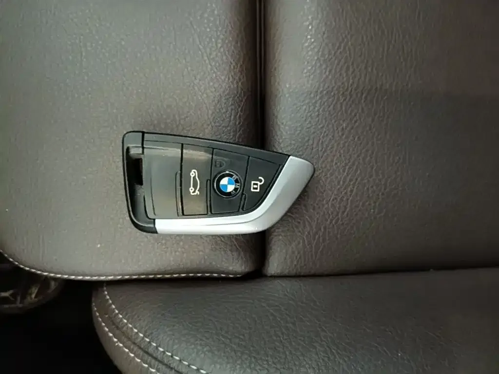 BMW X1 — фото 10