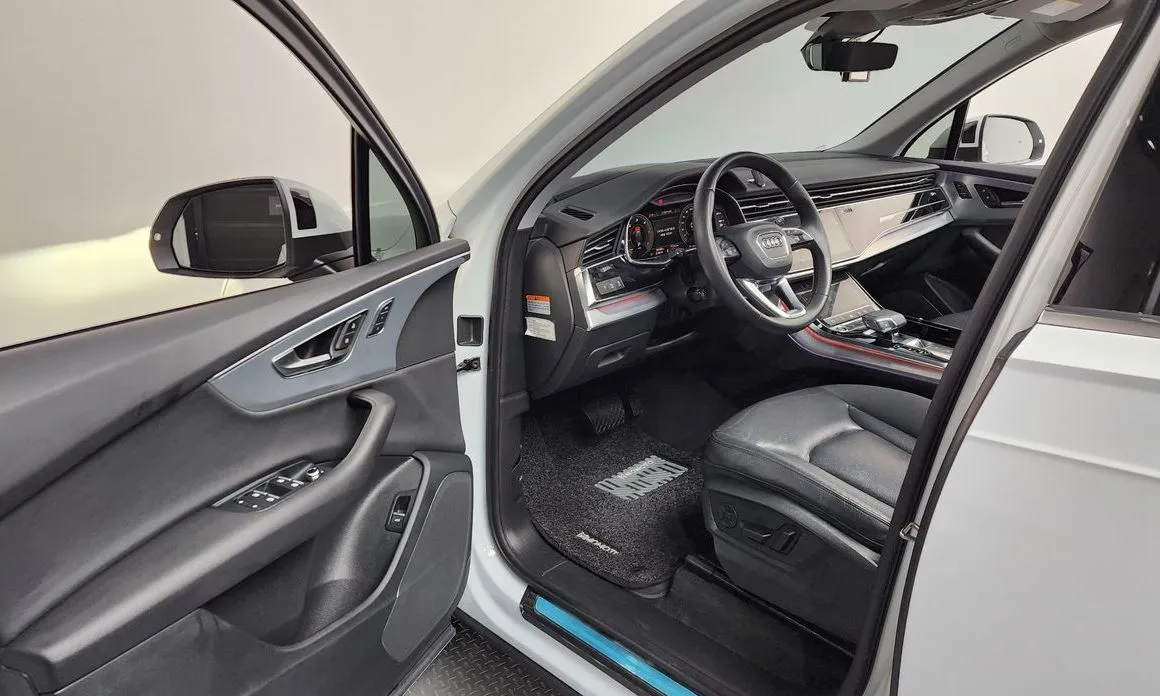 Audi Q7 2021 из KR, фото 8