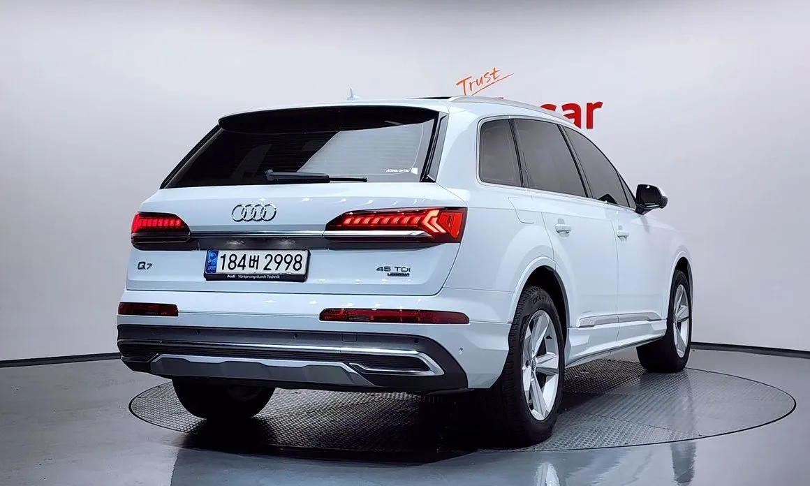 Audi Q7 2021 из KR, фото 2