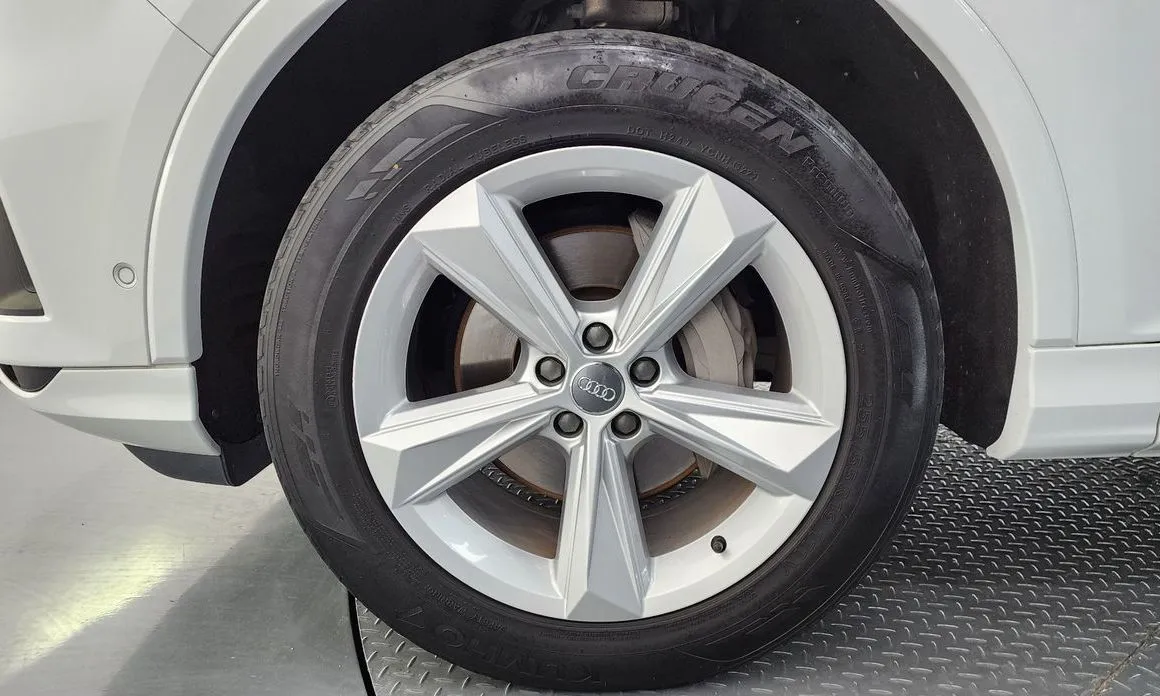 Audi Q7 2021 из KR, фото 6