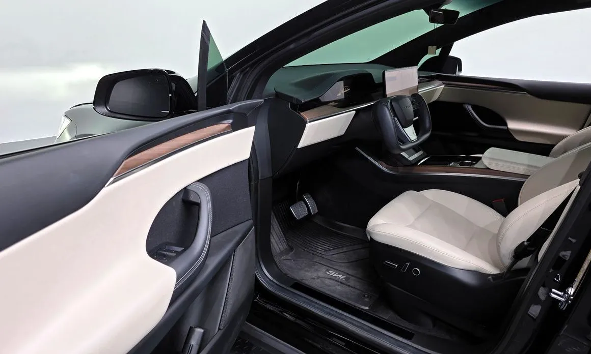 Tesla Model X 2023 из KR, фото 4