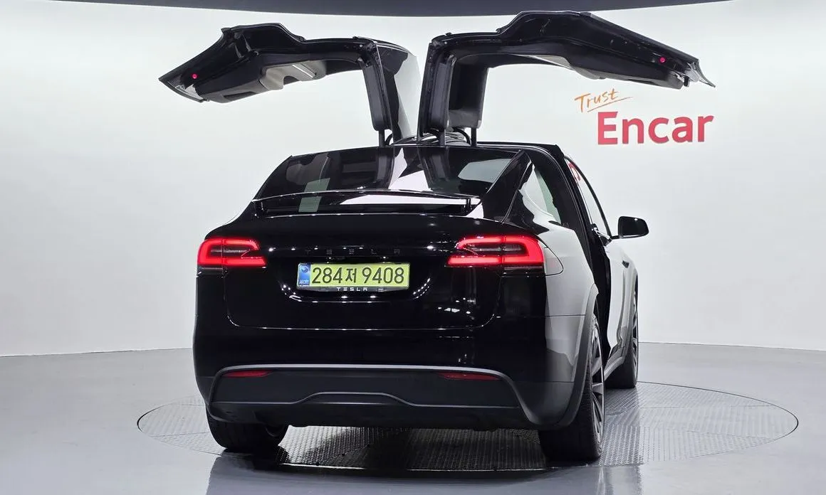 Tesla Model X 2023 из KR, фото 2