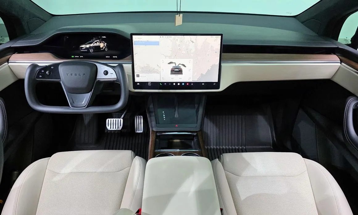 Tesla Model X 2023 из KR, фото 6