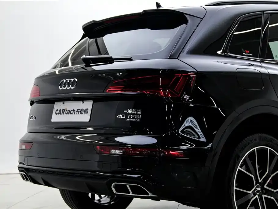 Audi Q5L — фото 6