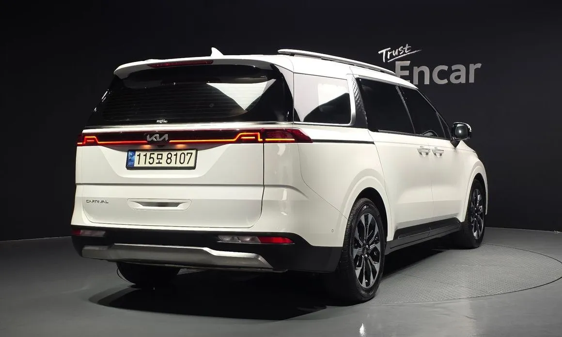 Kia Carnival — фото 5