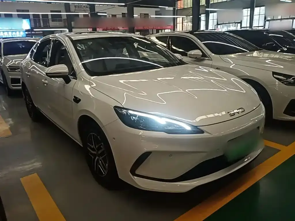 BYD Seal 05 DM-i — фото 8