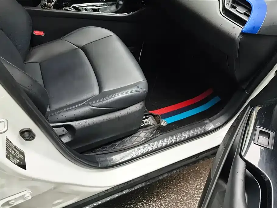 Toyota C-HR 2023 из CN, фото 9