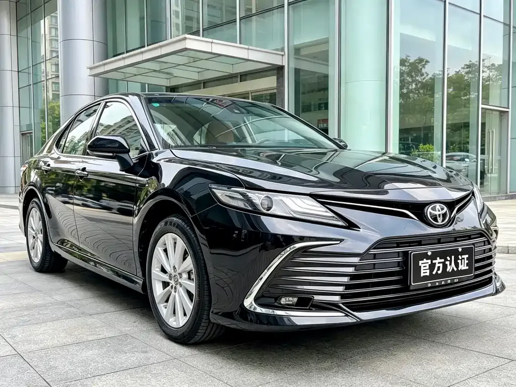 Toyota Camry — фото 6