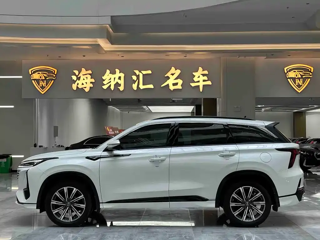Changan CS75PLUS — фото 3