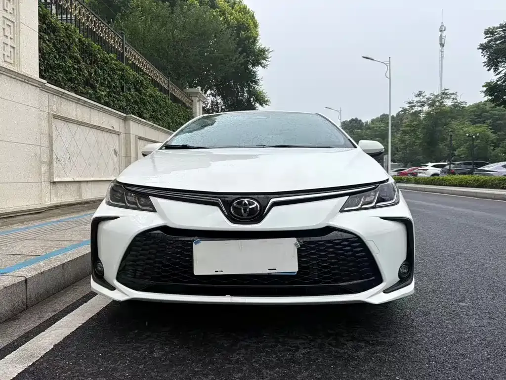 Toyota Corolla — фото 6
