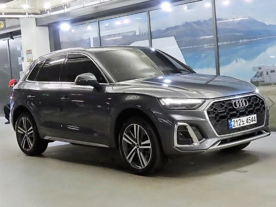 Audi Q5 — фото 1