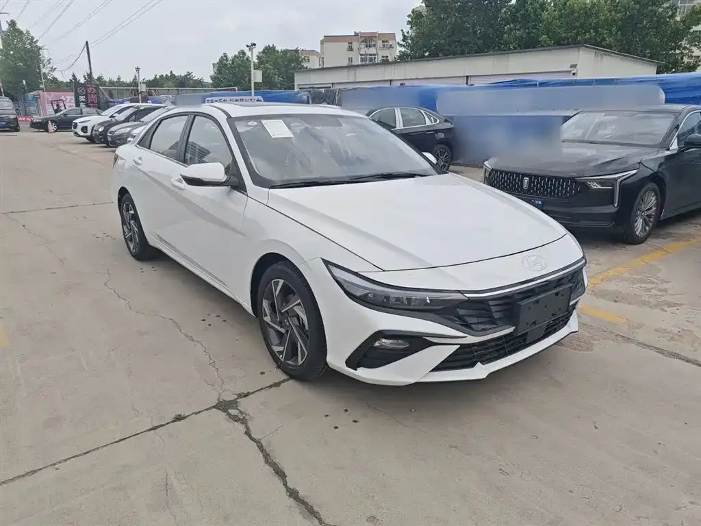 Hyundai Elantra — фото 5