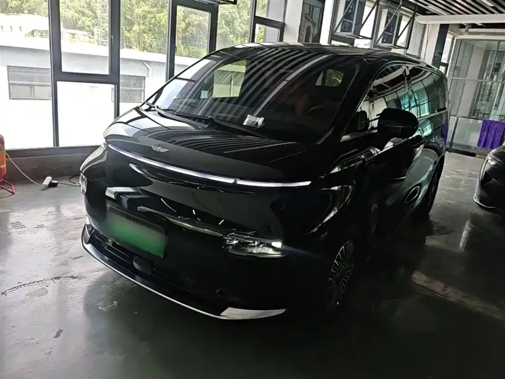 Geely Yizhen L380