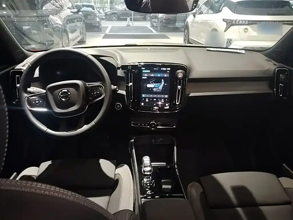 Volvo XC40 2023 из CN, фото 8